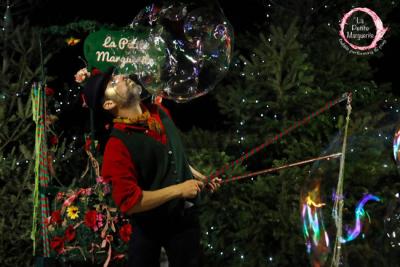 Χριστουγεννιάτικη εκδήλωση -&quot;Ο Κήπος των ευχών – Christmas street bubble performance show&#039;&#039; στη Νάουσα