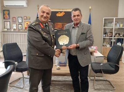 Εθιμοτυπική επίσκεψη από τον νέο Διοικητή της Ι Μεραρχίας Πεζικού Υποστράτηγο Νικόλαο Γιαννόπουλο στον Αντιπεριφερειάρχη