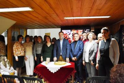 Ξεκίνησαν οι κοπές βασιλοπιτών αθλητικών και πολιτιστικών σωματείων του Δήμου Νάουσας