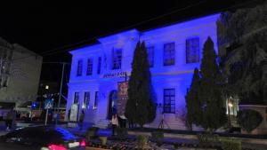 Φωταγώγηση του Δημαρχείου Βέροιας για την Παγκόσμια Ημέρα Angelman