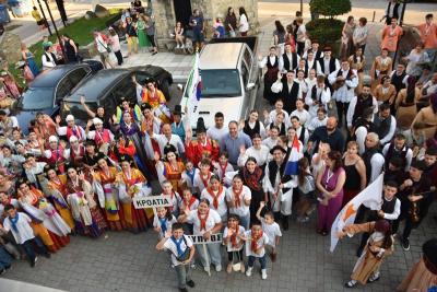 Με εντυπωσιακό τρόπο ξεκίνησε το 27ο Διεθνές Φεστιβάλ CIOFF ΠΥΡΣΟΥ Νάουσας