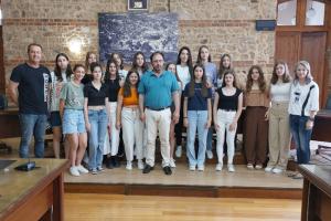 Οι αθλήτριες βόλεϊ του "ΠΟΣΕΙΔΩΝΑ" στον Δήμαρχο Βέροιας