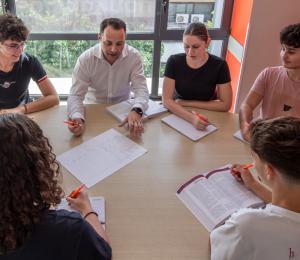 Φροντιστήρια Πουκαμισάς – Μάθημα στο τραπέζι: Μια πρωτοποριακή μέθοδος διδασκαλίας για άριστες επιδόσεις