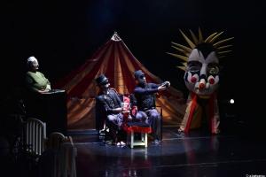 Οι Dirty Granny Tales με την παράσταση «The Philanthropist», στην Αντωνιάδειο Στέγη