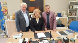 Υπογράφτηκε το πρακτικό για την ασφαλτόστρωση αγροτικών οδών σε Λουτρό και Επισκοπή Δήμου Αλεξάνδρειας