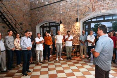 Πραγματοποιήθηκαν με μεγάλη επιτυχία τα εγκαίνια της Έκθεσης του Τμήματος Ξυλογλυπτικής των Εικαστικών Εργαστηρίων Νάουσας