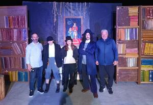 Παρουσιάστηκε το έργο "Ολιβερ Τουίστ" στο Θέατρο Μαυροβουνίου Σκύδρας