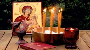 Ιερό Ευχέλαιο την Τετάρτη απο το Συσσίτιο - Τράπεζα Aγάπης Ναούσης