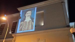 Με ήρωες του 1821 φωταγωγήθηκε το Δημαρχείο Βέροιας