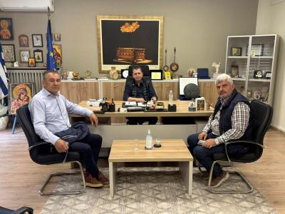 Σύσκεψη για τα παραμορφωμένα ροδάκινα