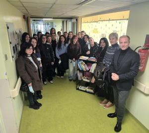 Μαθητές του 1ου Λυκείου Βέροιας δώρισαν βιβλία στην παιδιατρική κλινική του Νοσοκομείου Βέροιας