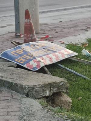 Τα συνεργεία της ΔΕΗ παρατούν διάφορα εξαρτήματα