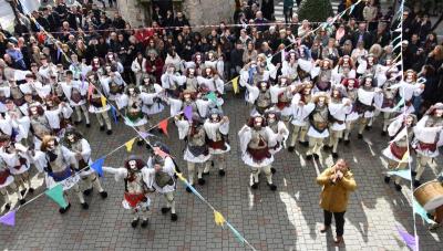Κορυφώνεται η Αποκριά της Νάουσας με το μοναδικό δρώμενο «Γενίτσαροι και Μπούλες»