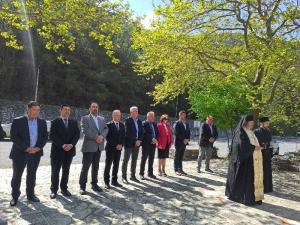 Στο Τρισάγιο στο Μνημείο του δυστυχήματος των 21 μαθητών παραβρέθηκε ο Δήμαρχος Βέροιας