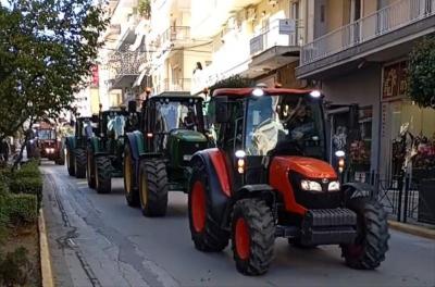 &quot;Πλημμύρισε&quot; από τρακτέρ το κέντρο της Βέροιας