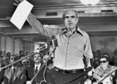 Σάββας Τσιχλακίδης: 48 χρόνια σοσιαλδημοκρατίας