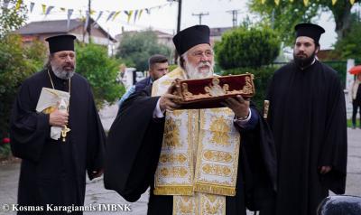 Η ενορία του Διαβατού υποδέχτηκε τη Δεξιά Χείρα του Αγίου Σπυρίδωνος