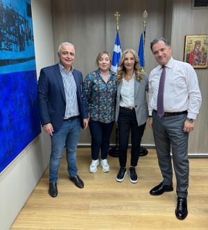 Τη μείωση του ηλικιακού ορίου για τη συνταξιοδότηση των γονέων και κηδεμόνων παιδιών ΑμΕΑ ζητάει ο Λάζαρος Τσαβδαρίδης