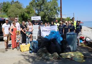 Καθαρισμός της ακτής στην Πλάκα Λιτοχώρου από την Ecogenia και την Πρεσβεία των ΗΠΑ