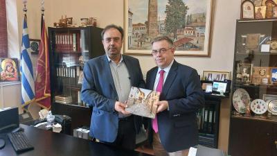 Eπίσημη πρώτη του νέου Γενικού Γραμματέα της Αποκεντρωμένης Διοίκησης με τον Δήμαρχο Βέροιας