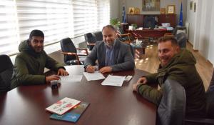 Υπογράφηκε η σύμβαση για τον έλεγχο και πιστοποίηση ηλεκτρικών εγκαταστάσεων σχολικών κτιρίων έτους 2024