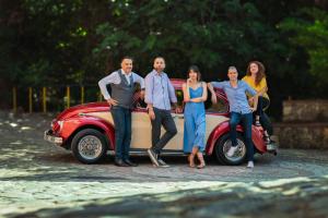 Στη Φυτειά σήμερα Δευτέρα το Μουσικό Περίπτερο της ΚΕΠΑ, με δυο κυρίες που τραγουδάνε λαϊκά