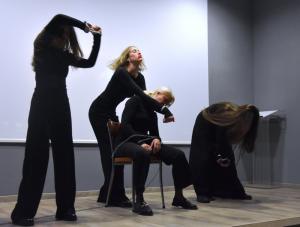 Απόλυτα πετυχημένη η εκδήλωση για την Παγκόσμια Ημέρα Εξάλειψης της Βίας κατά των Γυναικών στη Νάουσα